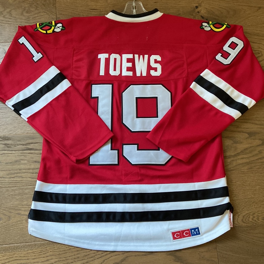 NWOT - NHL Vintage Hockey Officially Licensed Blackhawks Jersey - Picture 6 of 10